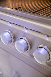 Summerset TRL 32" Built-In Grill showcasing luxurious features and commercial-grade stainless steel construction.